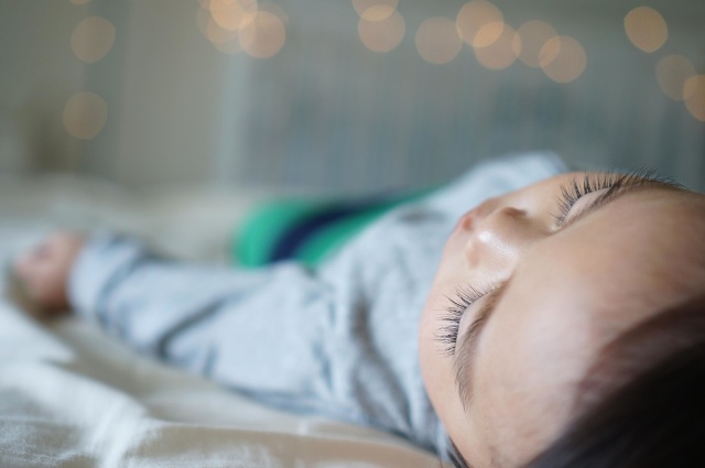 Quelles sont les conditions idéales pour le sommeil d'un enfant